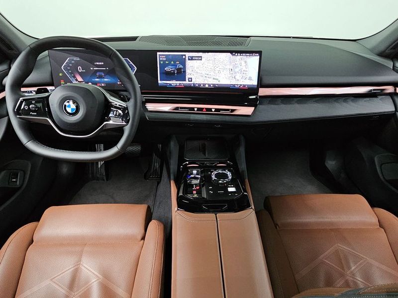 2024 BMW 5 Series 530i xDrive photo 7