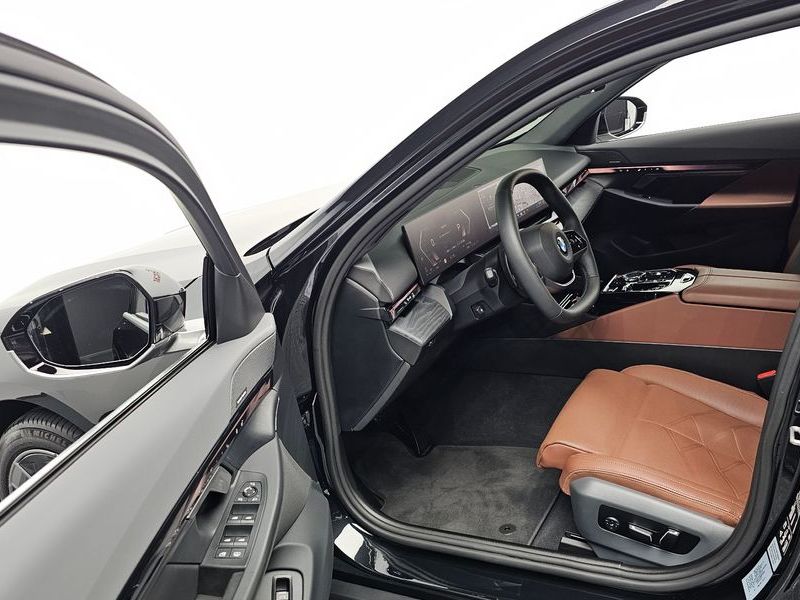 2024 BMW 5 Series 530i xDrive photo 10