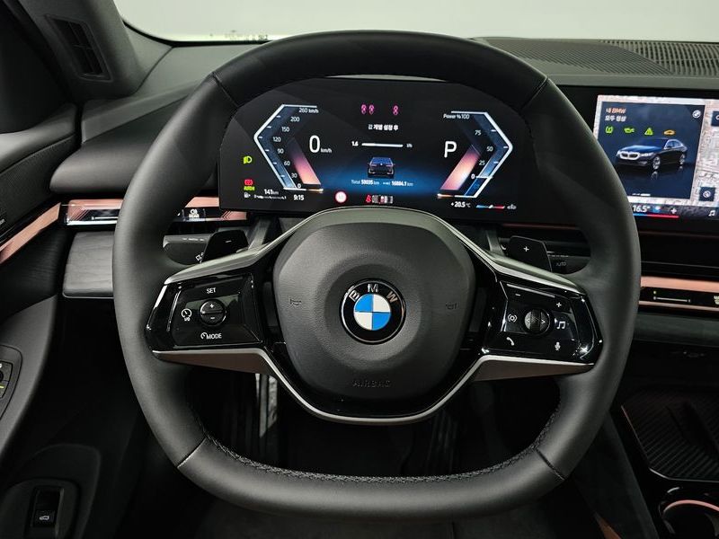 2024 BMW 5 Series 530i xDrive photo 15