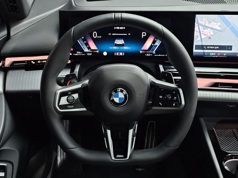 2025 BMW 5 Series 520i M Sport photo 13