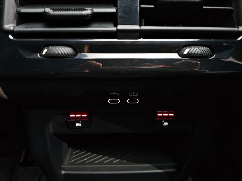 2025 BMW 5 Series 520i M Sport photo 19
