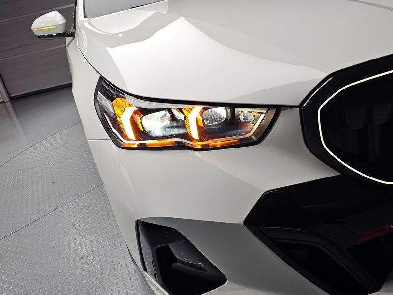 2025 BMW 5 Series 520i M Sport photo 22