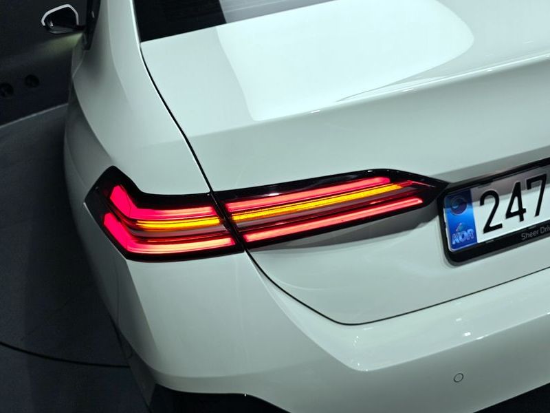 2025 BMW 5 Series 520i M Sport photo 23