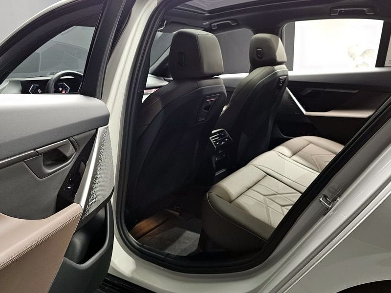 2025 BMW 5 Series 520i M Sport photo 26
