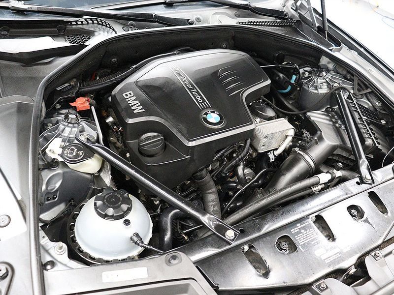 2015 BMW 5 Series 528i photo 19