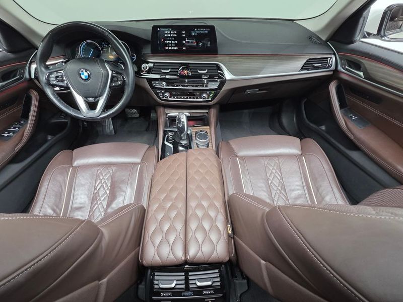 2018 BMW 5 Series 520d Luxury Plus photo 7