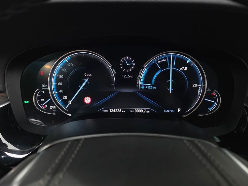 2018 BMW 5 Series 520d Luxury Plus photo 8
