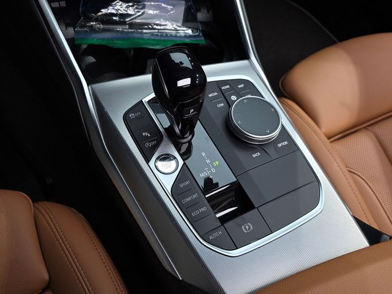2022 BMW 3 Series 320i M Sport photo 9