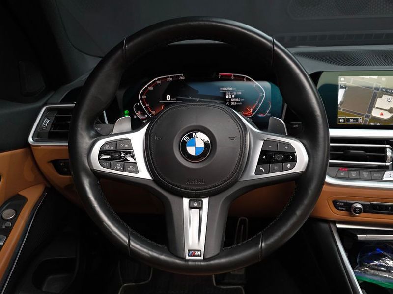2022 BMW 3 Series 320i M Sport photo 13
