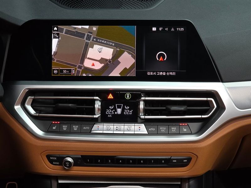 2022 BMW 3 Series 320i M Sport photo 14
