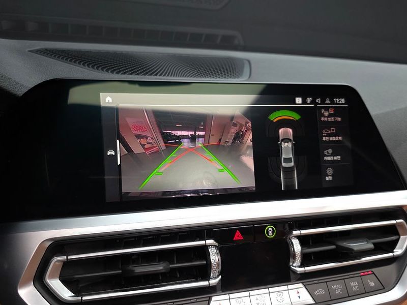 2022 BMW 3 Series 320i M Sport photo 15