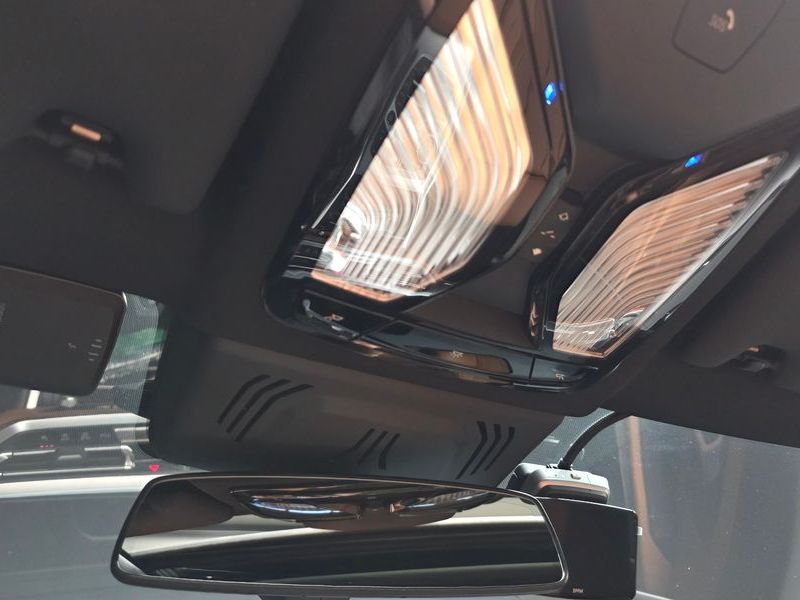 2022 BMW 3 Series 320i M Sport photo 19
