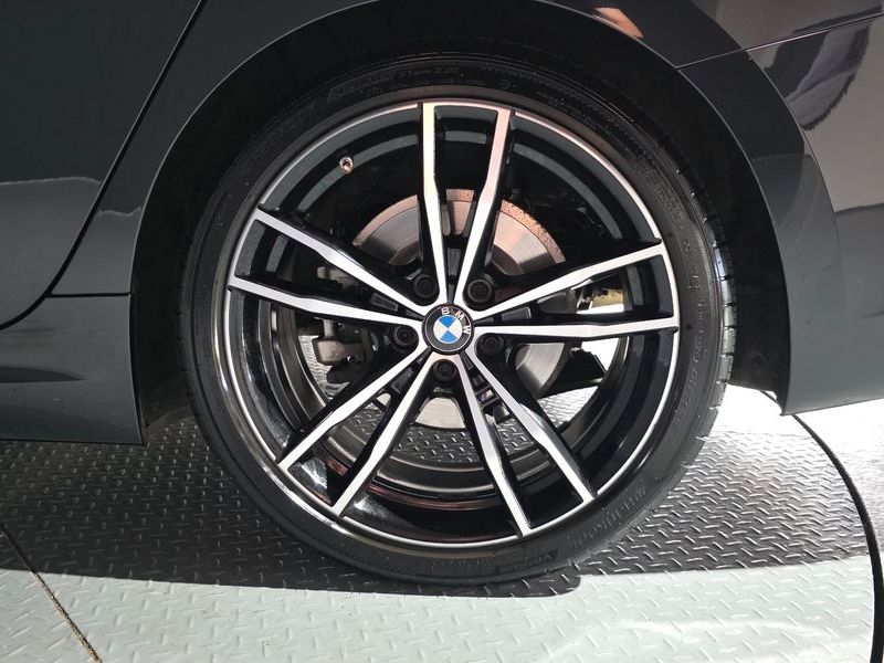 2022 BMW 3 Series 320i M Sport photo 21
