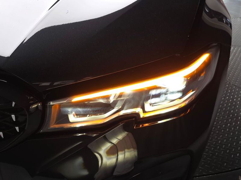 2022 BMW 3 Series 320i M Sport photo 22