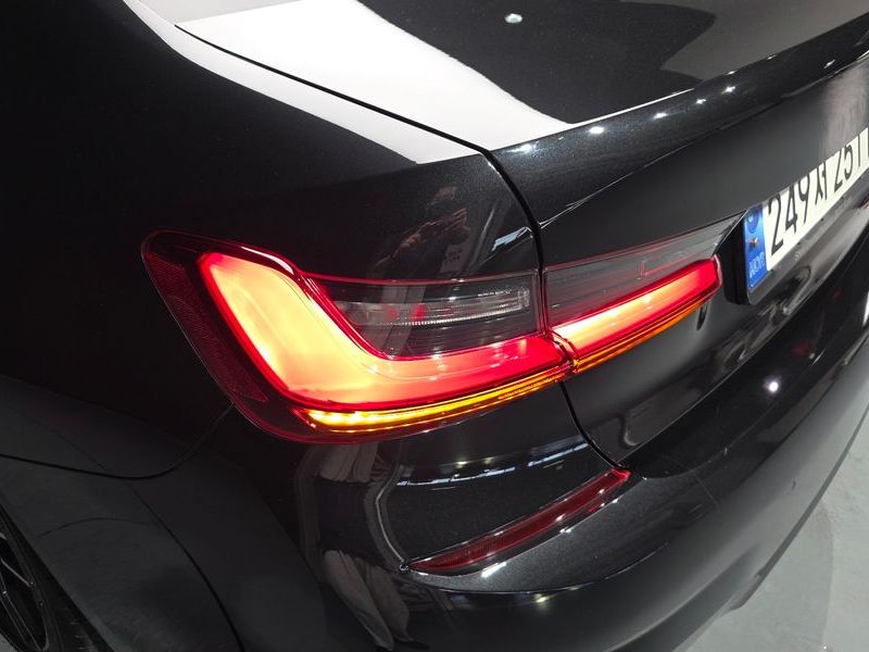2022 BMW 3 Series 320i M Sport photo 23