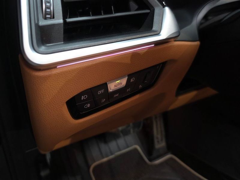 2022 BMW 3 Series 320i M Sport photo 29