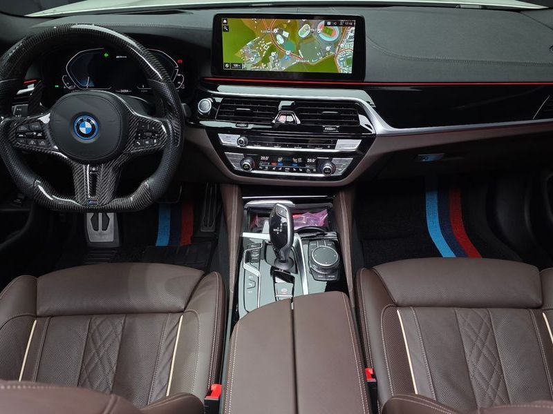 2023 BMW 5 Series 530e M Sport photo 7