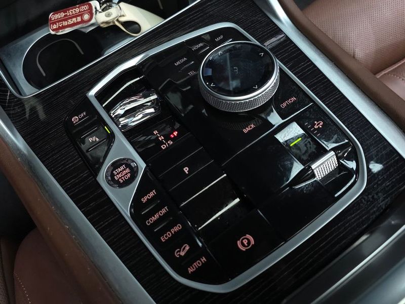 2025 BMW X6 xDrive30d M Sport photo 9