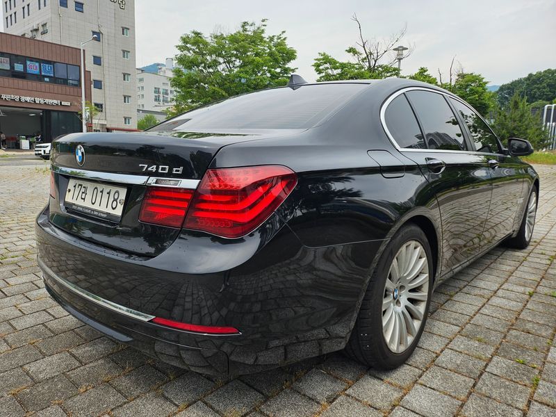 2013 BMW 7 Series 730d photo 7