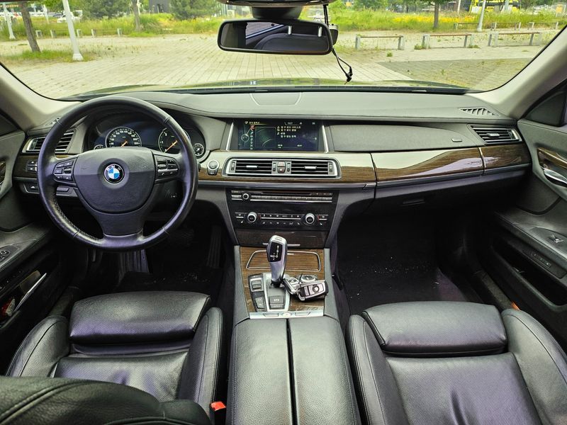 2013 BMW 7 Series 730d photo 15