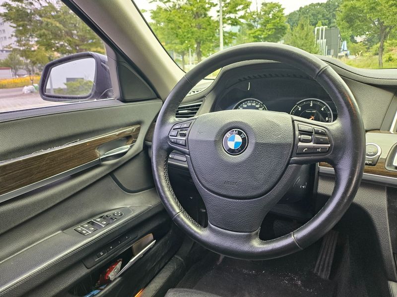 2013 BMW 7 Series 730d photo 18
