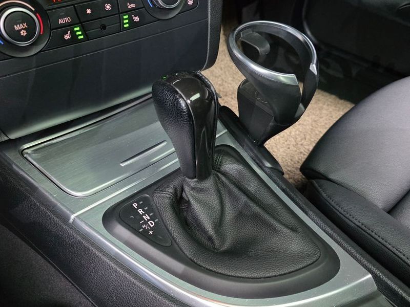 2012 BMW 1 Series 120d Coupe Sport photo 9