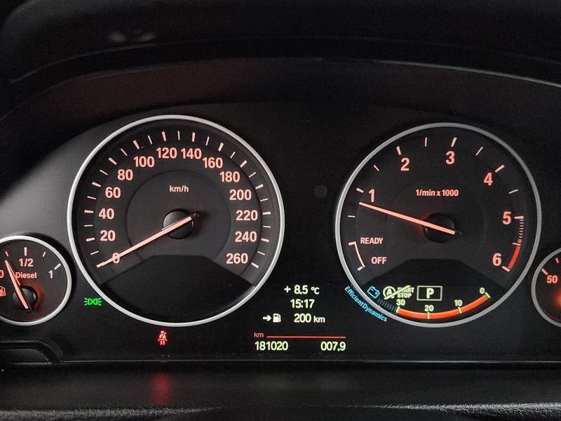 2014 BMW 3 Series 320d photo 8