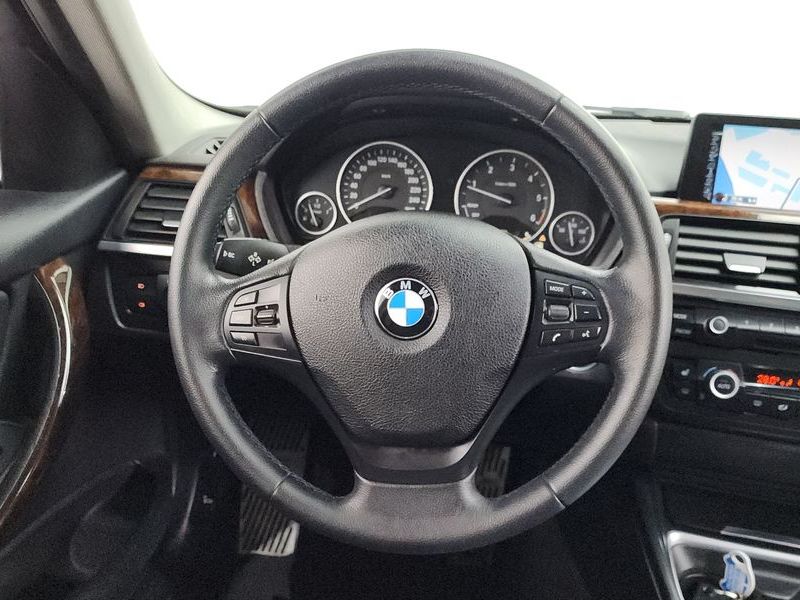 2014 BMW 3 Series 320d photo 13