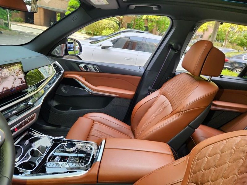2026 BMW X5 xDrive 40i M Sport Pro Special Edition photo 10
