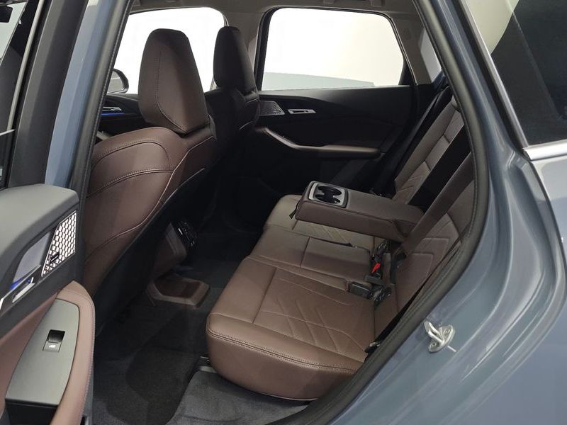 2025 BMW 2 Series 220i Luxury photo 11