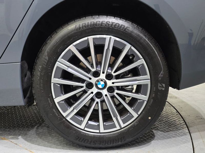2025 BMW 2 Series 220i Luxury photo 21