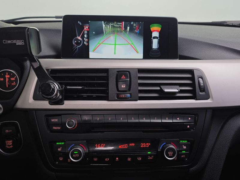 2014 BMW 3 Series 320d Touring photo 13