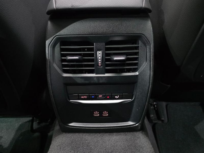 2022 BMW 3 Series 320i photo 26