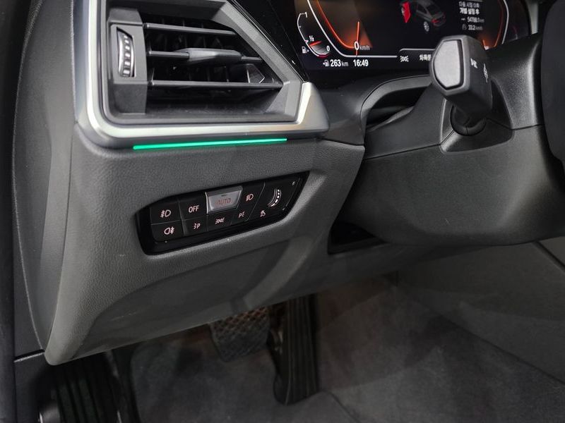 2022 BMW 3 Series 320i photo 28