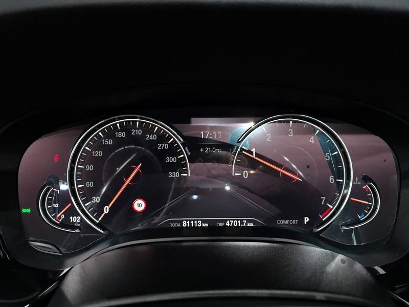2018 BMW 5 Series 520i Luxury photo 8