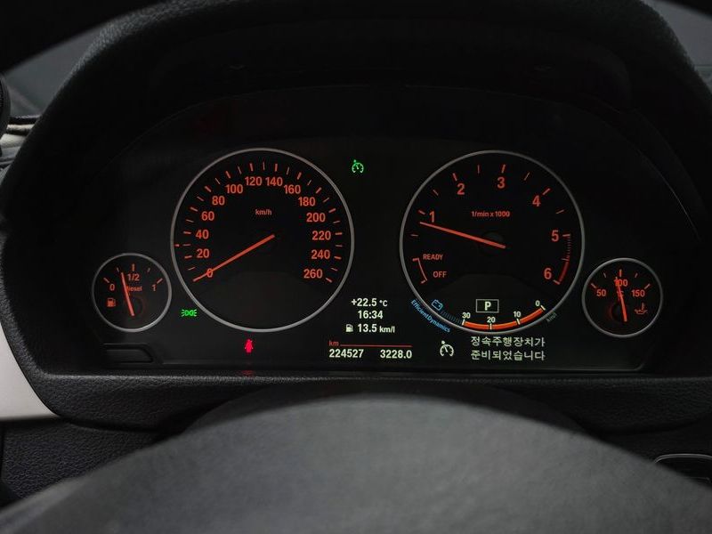 2014 BMW 3 Series 320d xDrive Touring photo 8