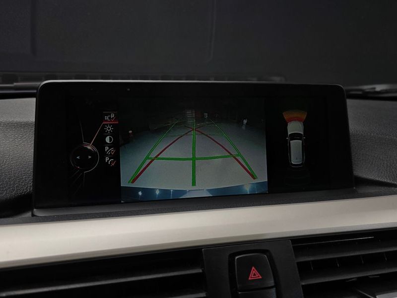 2014 BMW 3 Series 320d xDrive Touring photo 14