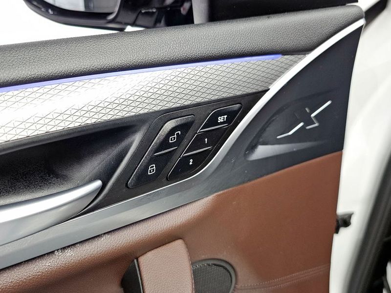 2021 BMW X3 xDrive 20i M sports Online Exclusive Edition photo 17
