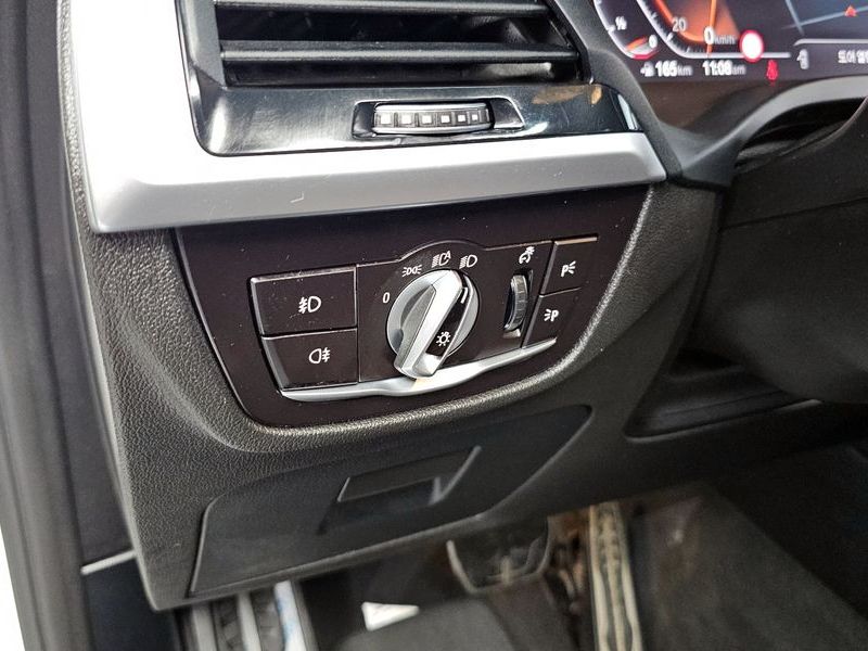 2021 BMW X3 xDrive 20i M sports Online Exclusive Edition photo 27