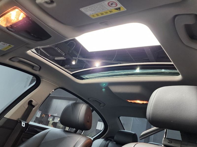 2014 BMW 5 Series 520d xDrive photo 18