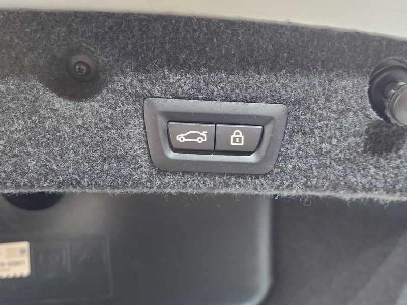 2014 BMW 5 Series 520d xDrive photo 20