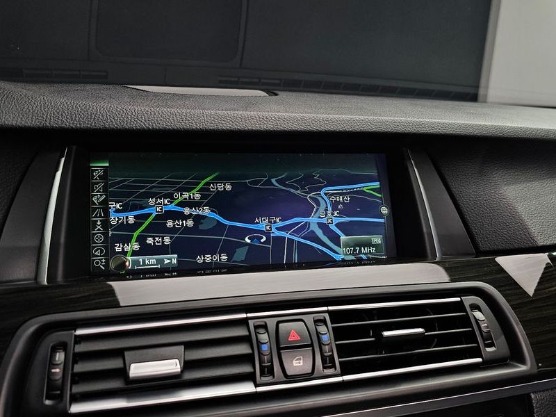 2014 BMW 5 Series 528i Luxury photo 15