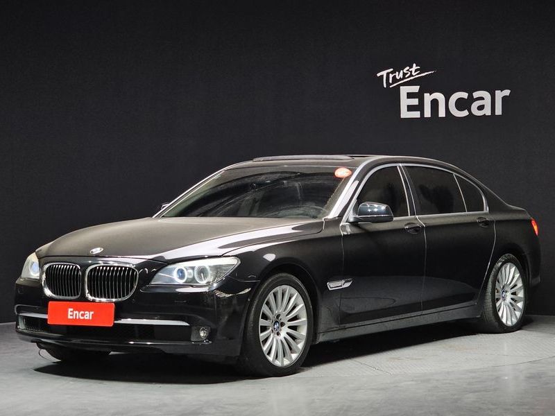 2012 BMW 7 Series 740Li photo 1