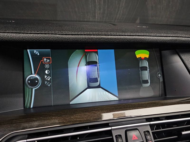 2012 BMW 7 Series 740Li photo 16