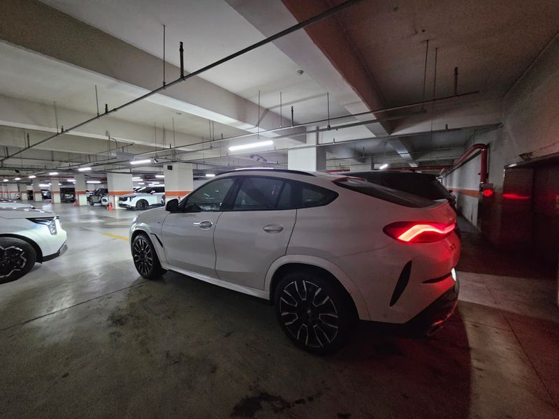 2026 BMW X6 xDrive30d M Sport photo 9