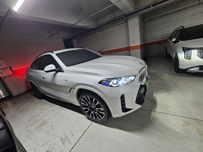 2026 BMW X6 xDrive30d M Sport photo 10