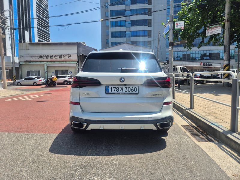 2026 BMW X5 xDrive 40i M Sport photo 7