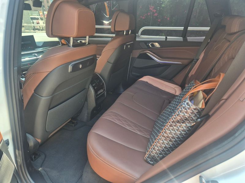 2026 BMW X5 xDrive 40i M Sport photo 9