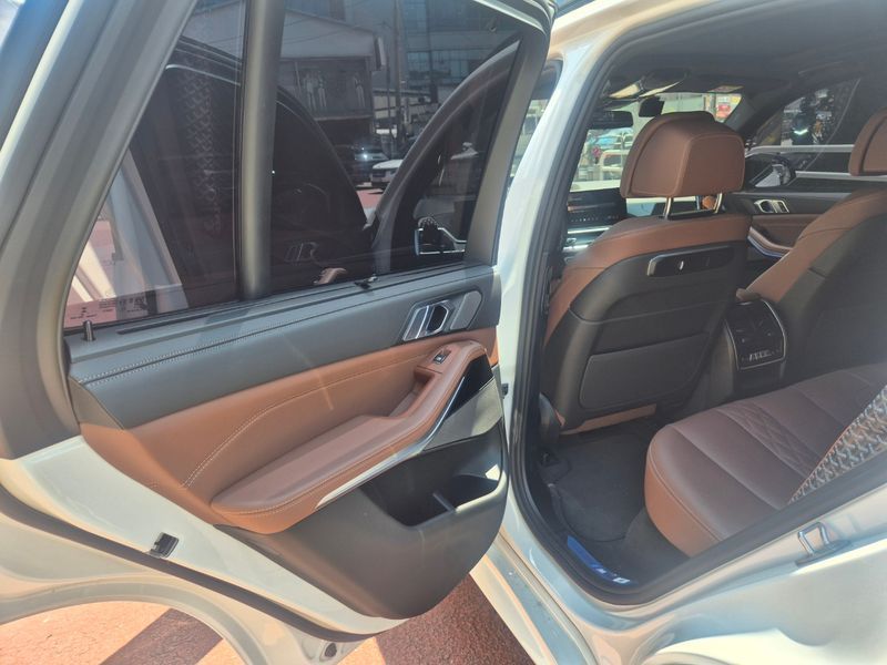 2026 BMW X5 xDrive 40i M Sport photo 10