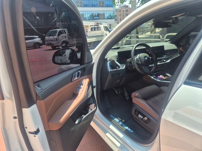 2026 BMW X5 xDrive 40i M Sport photo 11